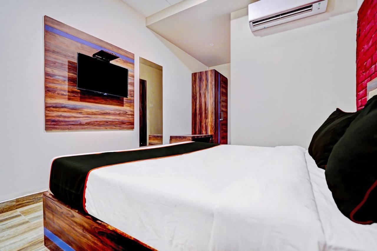 Super Collection O Kalinga Bapuji Nagar Hotel Bhubaneswar Exterior photo